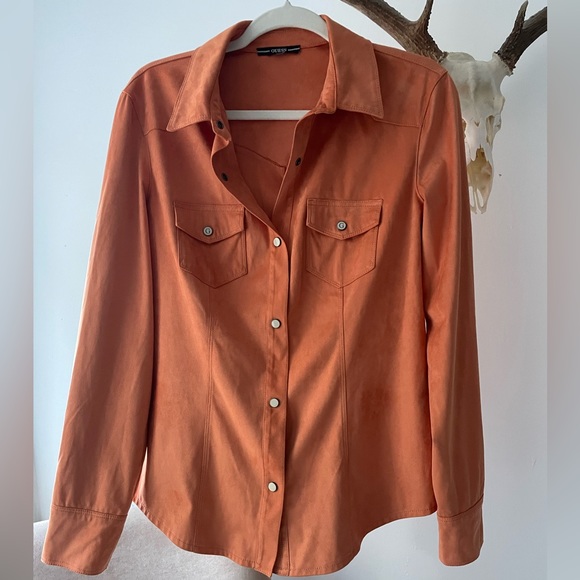 GUESS Rust Color Top ✨ - Picture 3 of 5